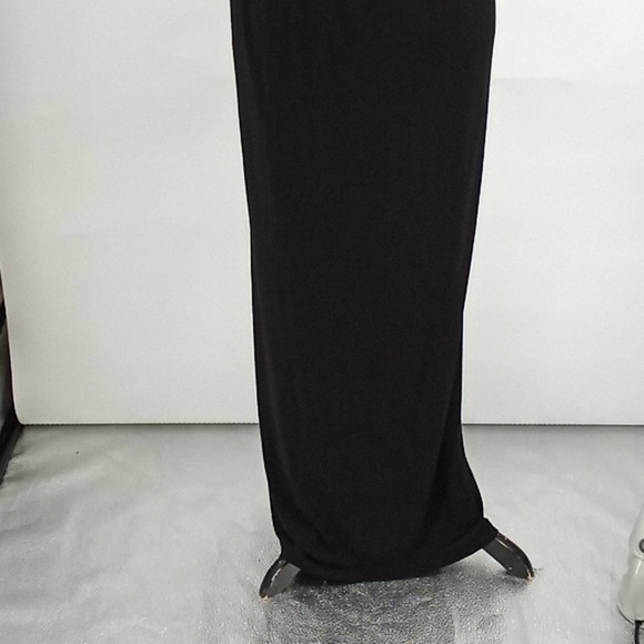 Elegant Black Maxi Dress - Picture 7 of 11